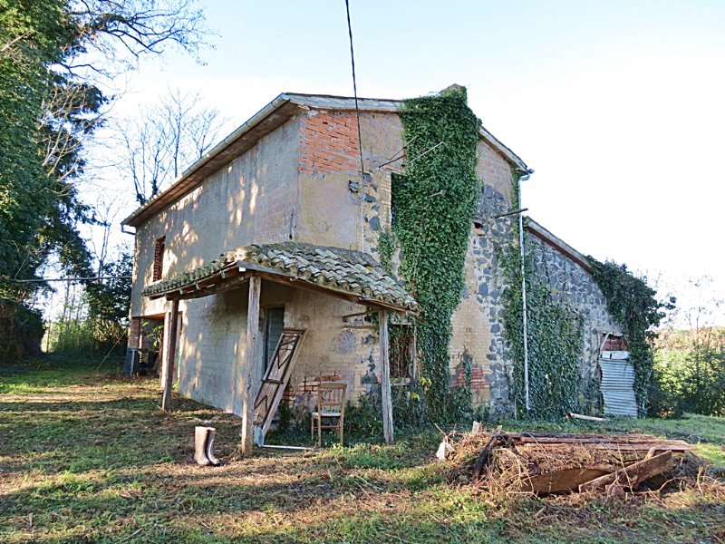 Orvieto sulle colline tra la città e Bolsena.